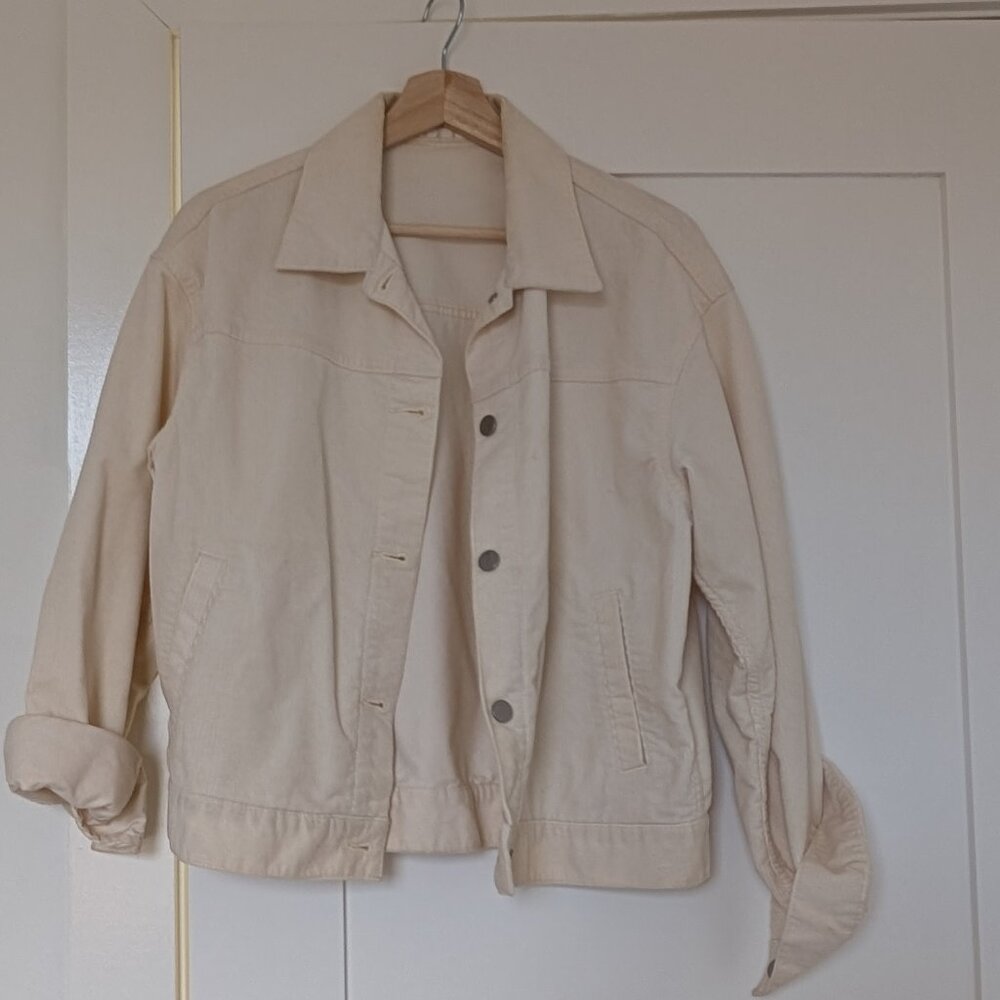 Uniqelo white corduroy cropped jacket in M